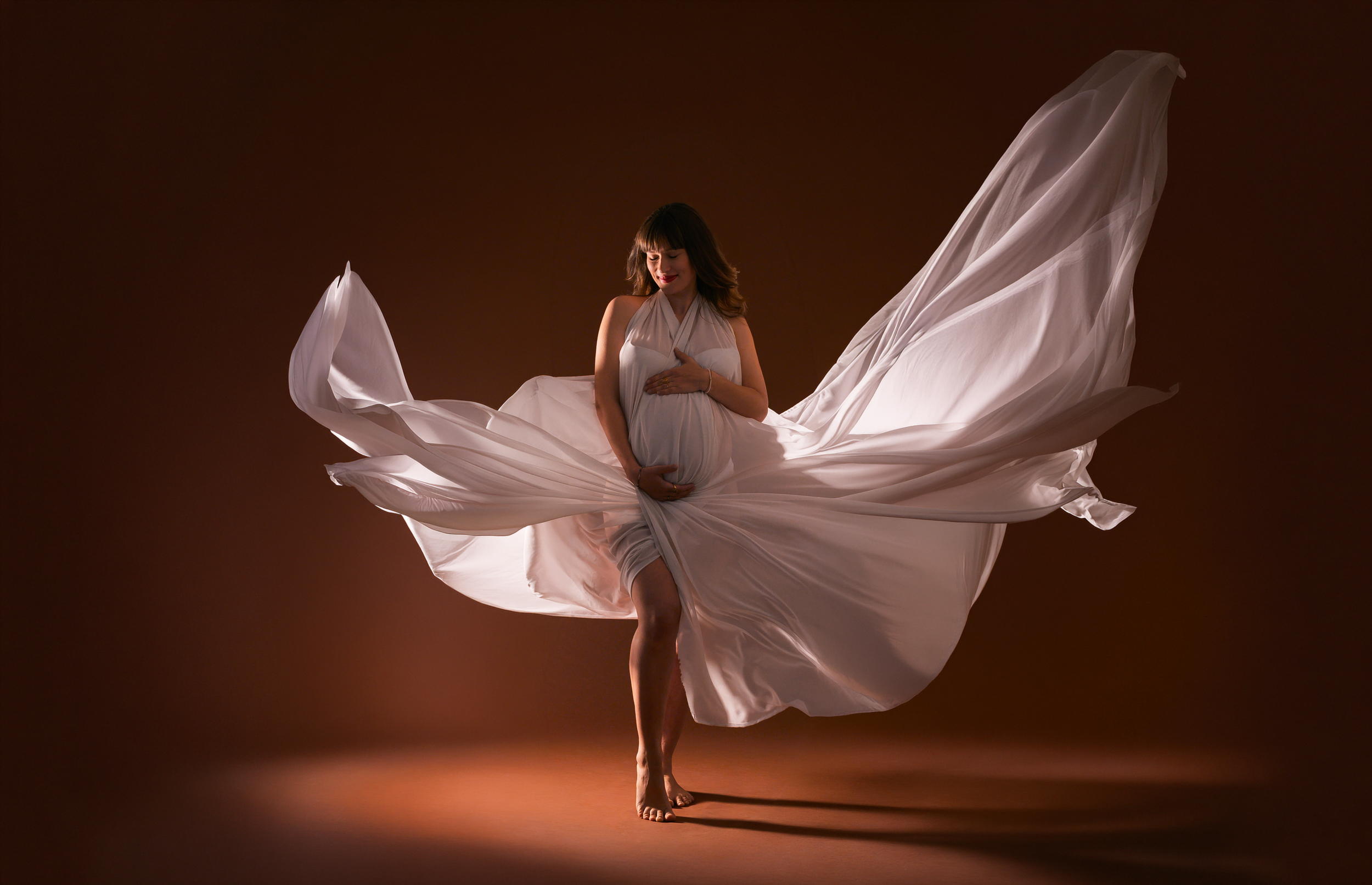 Flowing Fabric maternity — white fabric